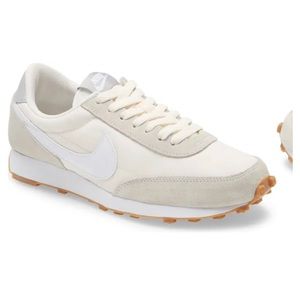 Nike Daybreak sneakers womens 8.5 in summit white